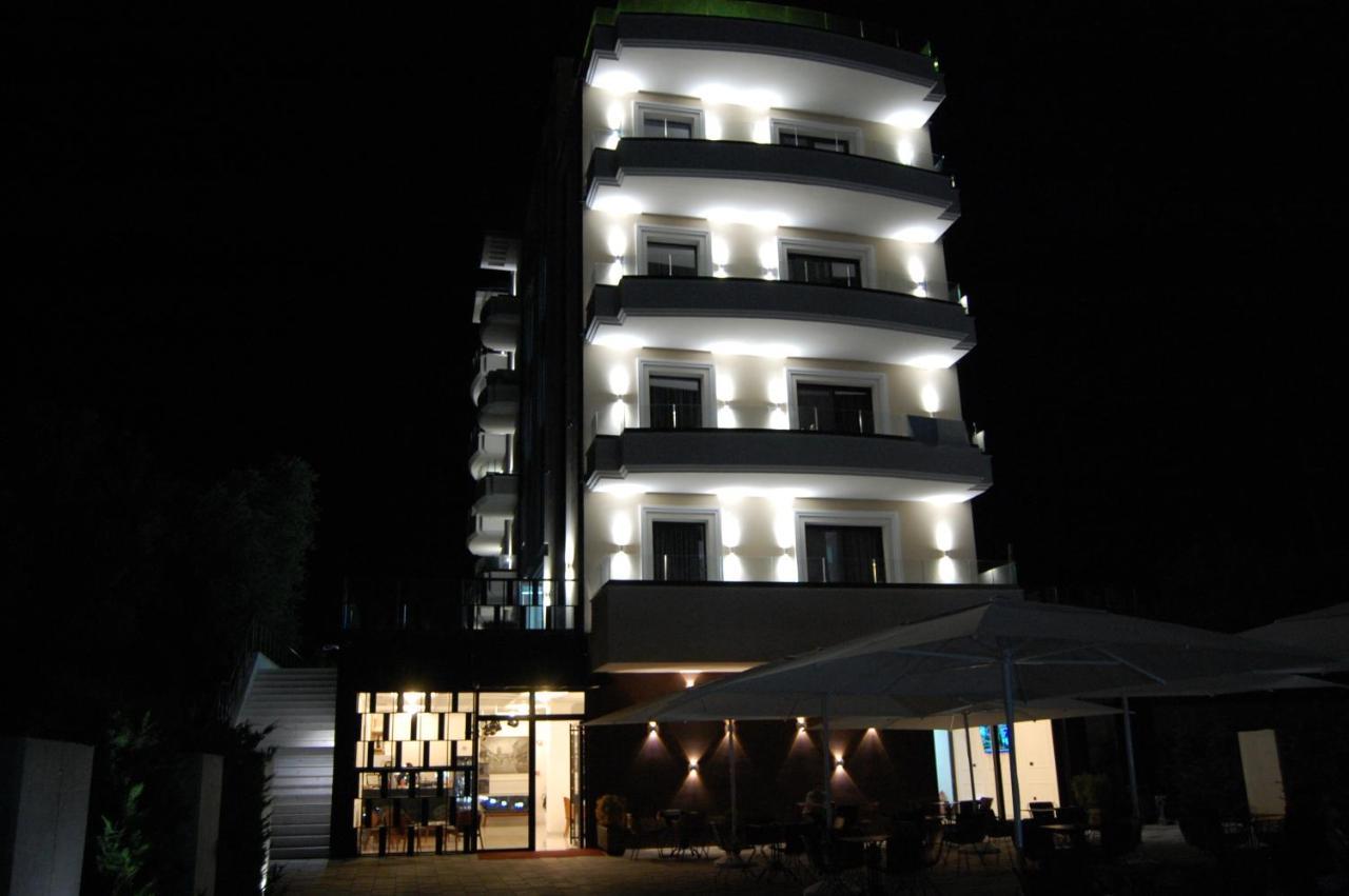 A&G Hotel Radhimë Extérieur photo