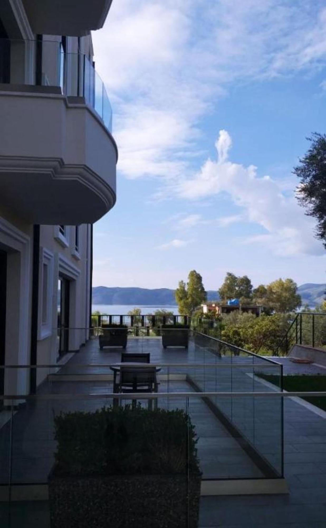 A&G Hotel Radhimë Extérieur photo