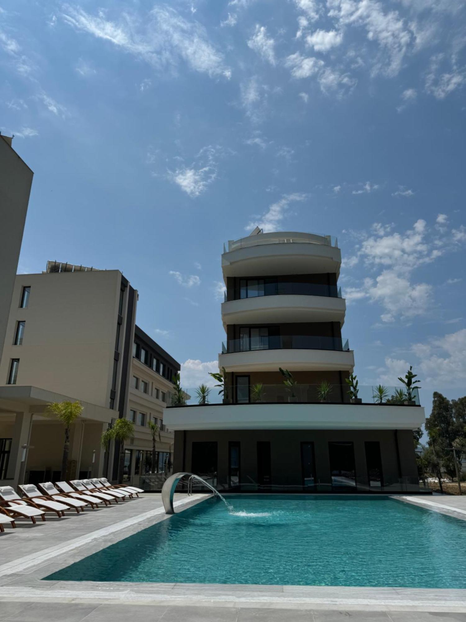 A&G Hotel Radhimë Extérieur photo