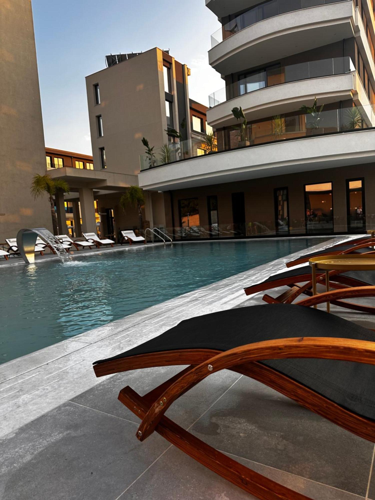 A&G Hotel Radhimë Extérieur photo