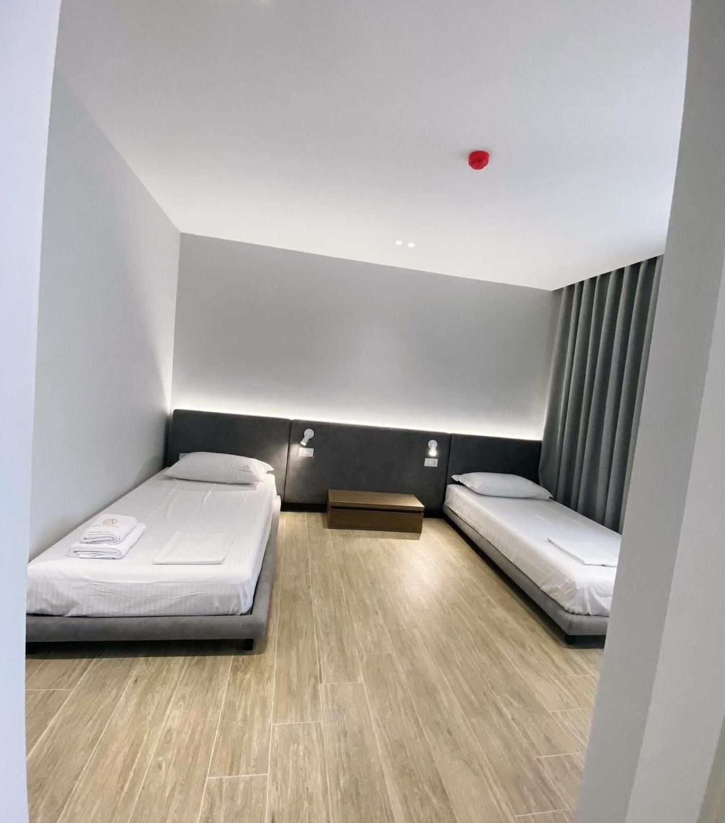 A&G Hotel Radhimë Extérieur photo