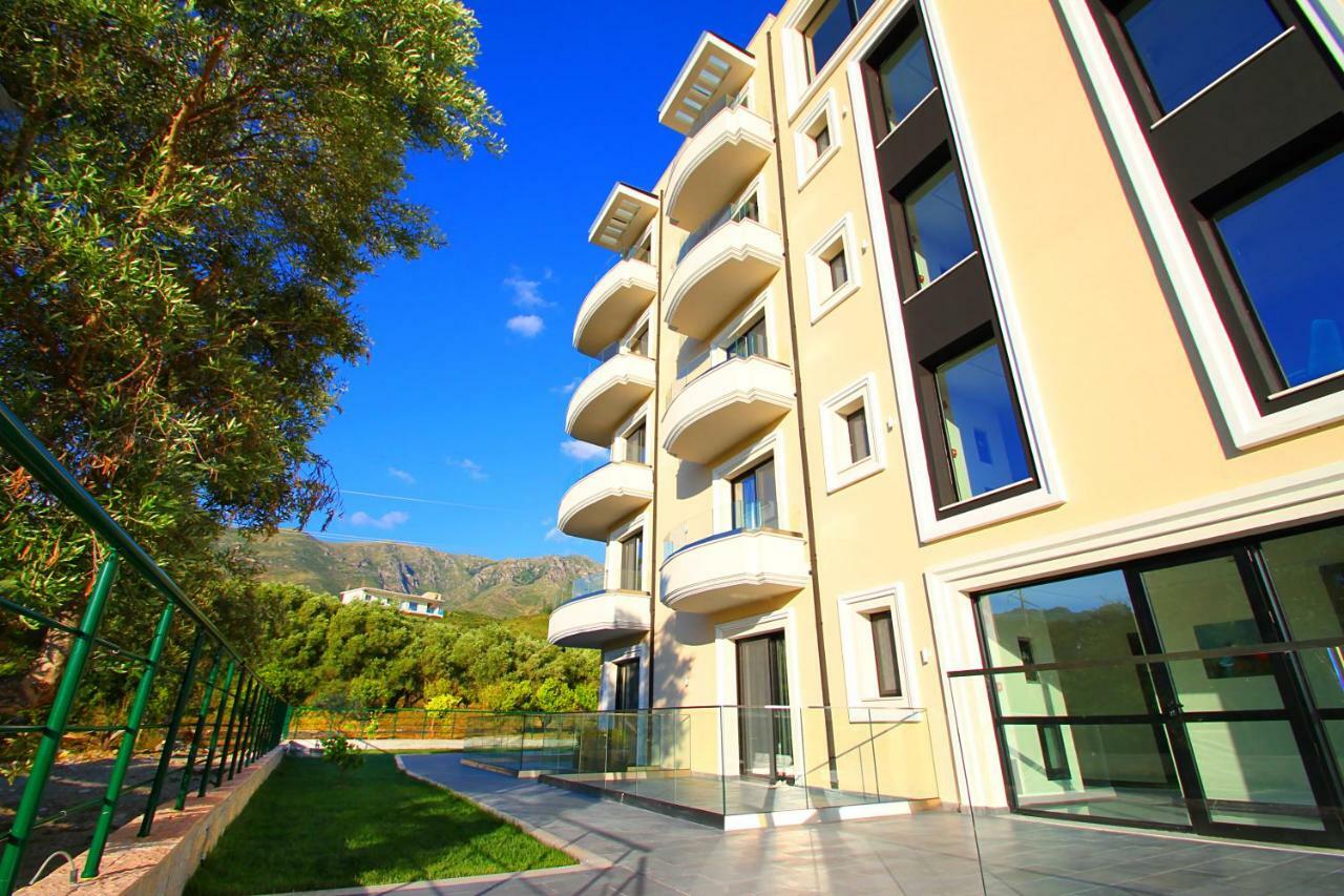 A&G Hotel Radhimë Extérieur photo