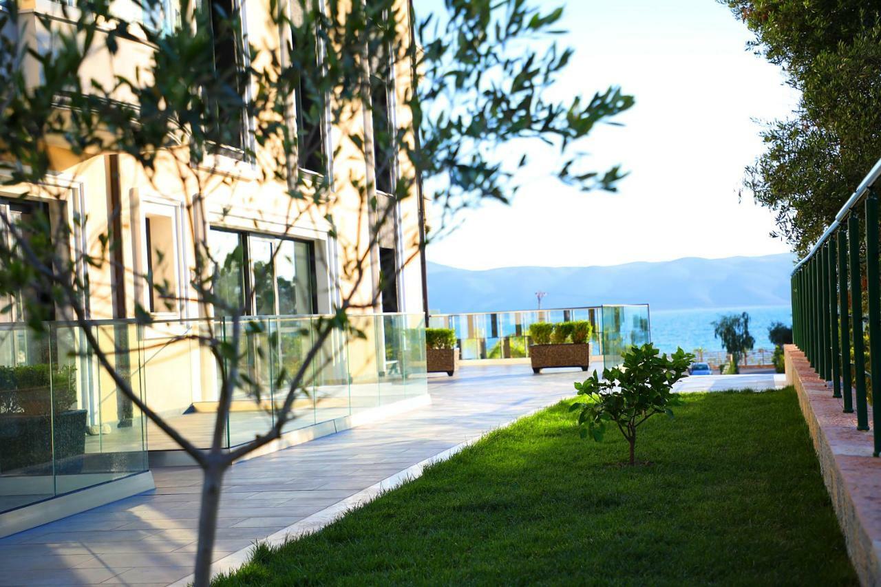 A&G Hotel Radhimë Extérieur photo