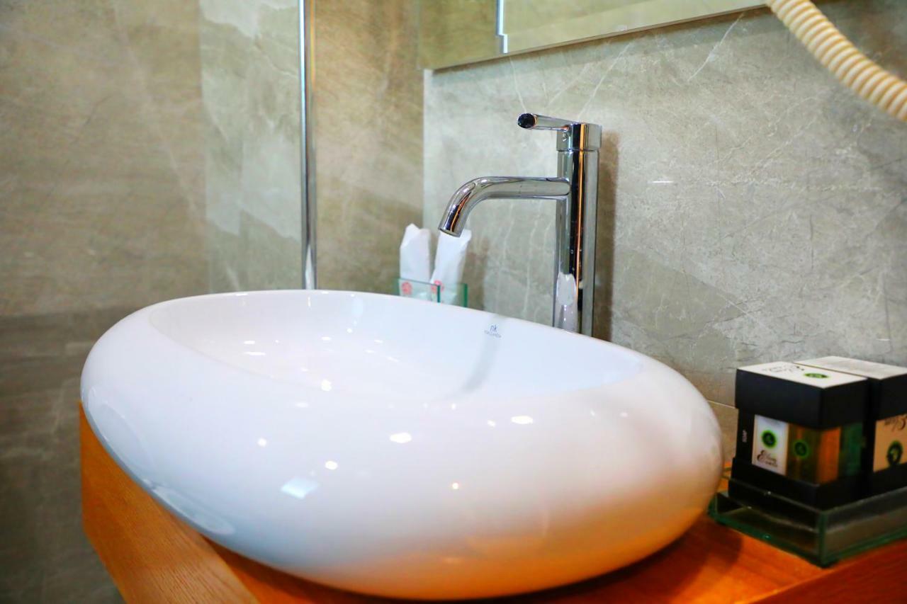A&G Hotel Radhimë Extérieur photo