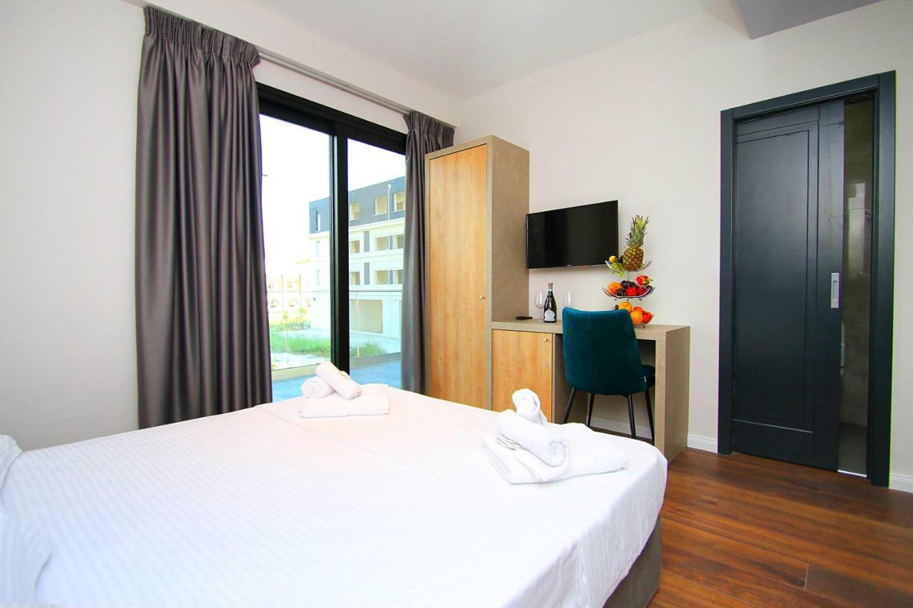 A&G Hotel Radhimë Extérieur photo