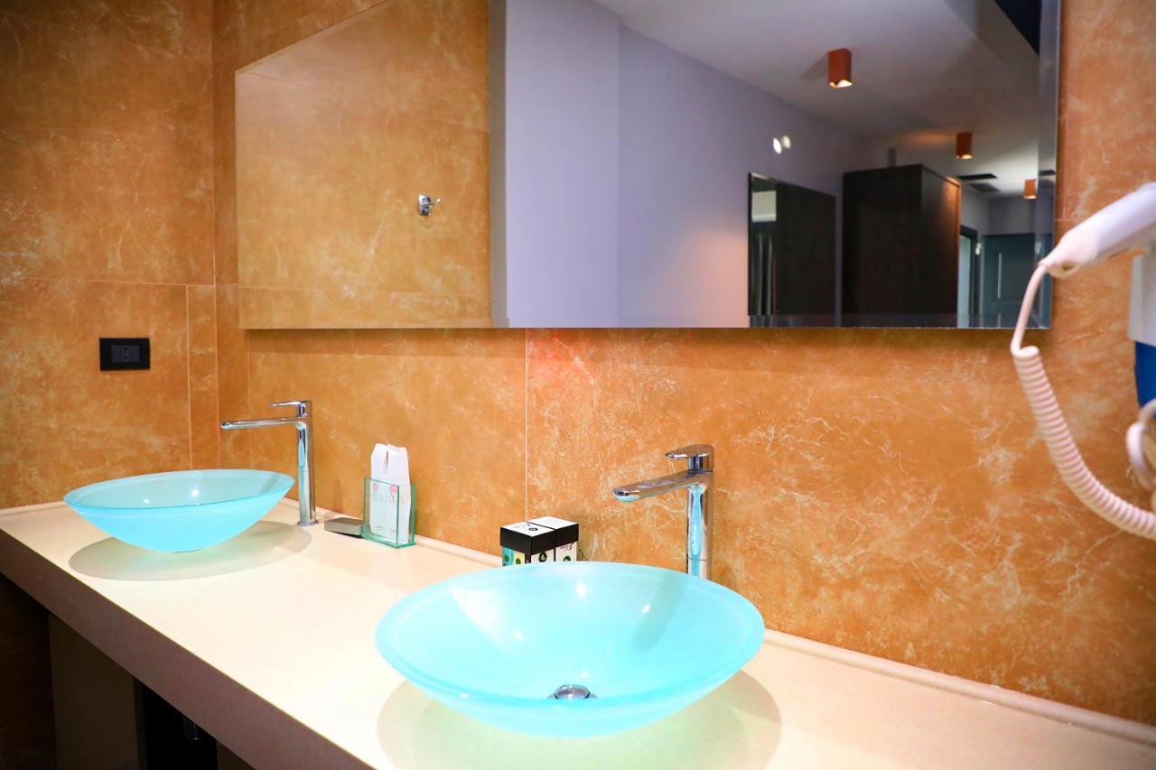 A&G Hotel Radhimë Extérieur photo