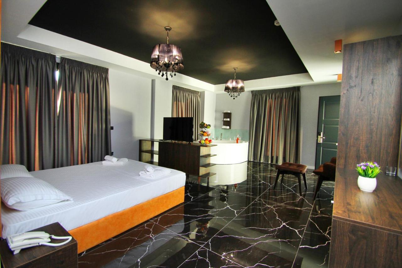 A&G Hotel Radhimë Extérieur photo