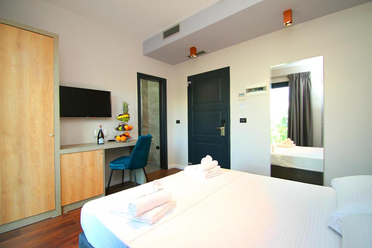 A&G Hotel Radhimë Extérieur photo